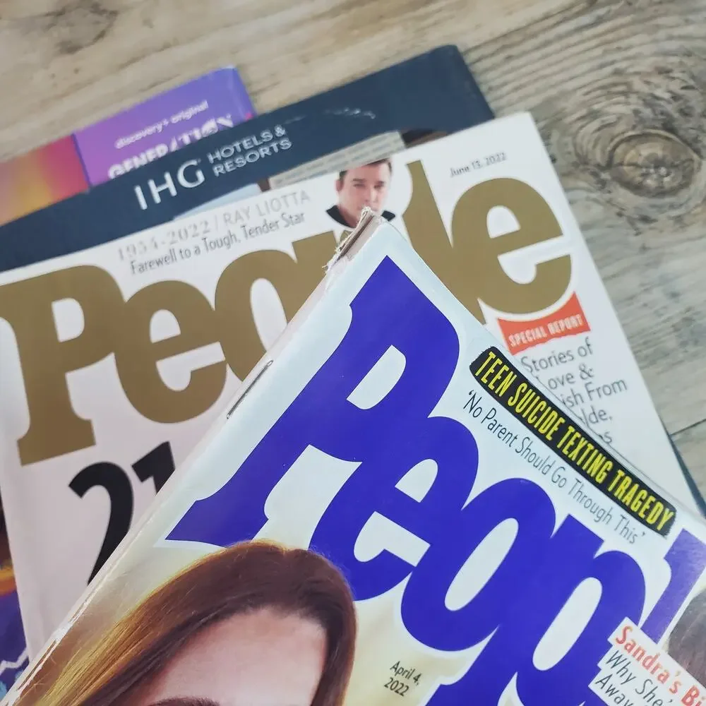 People Magazine lot of 4 magazines in print 2022 Liotta Jonas Spears Jubilee